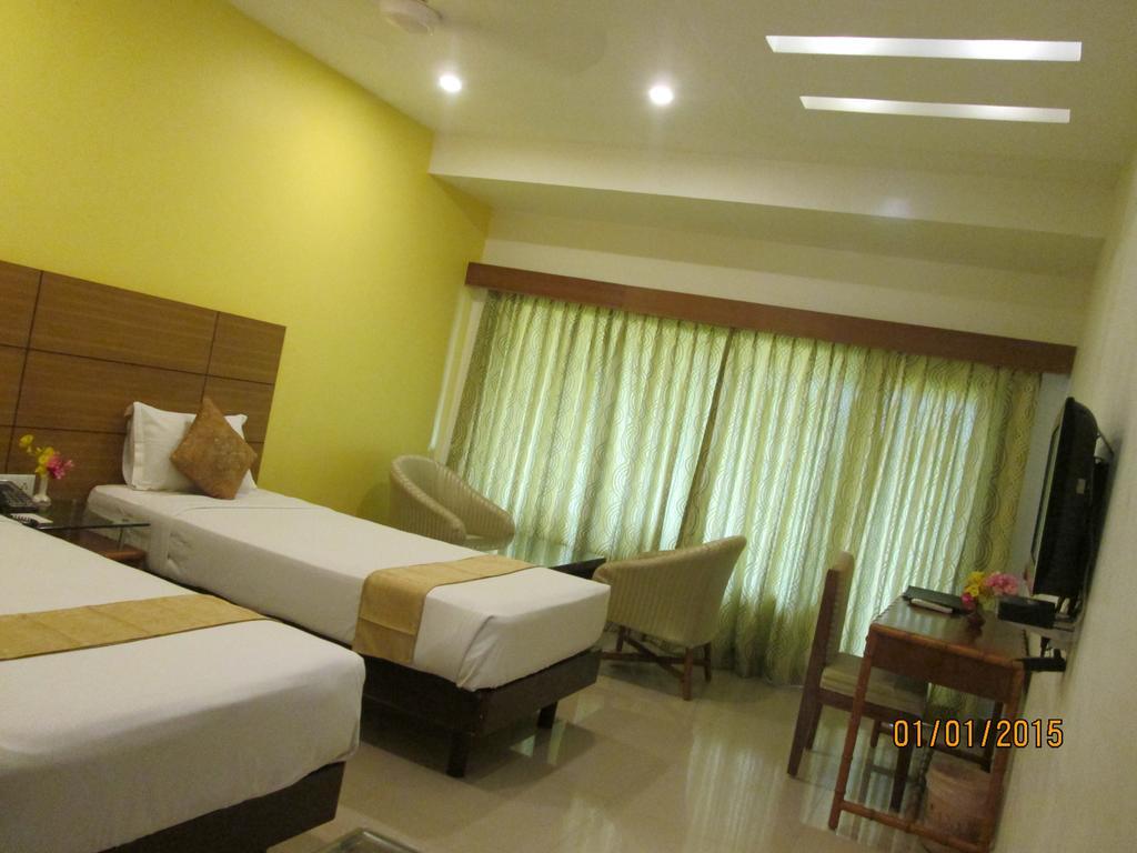The Ashok Beach Resort Pondichéry Extérieur photo