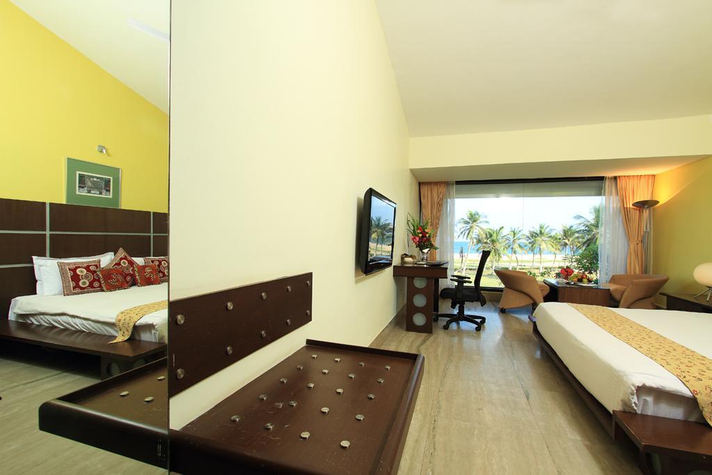 The Ashok Beach Resort Pondichéry Extérieur photo