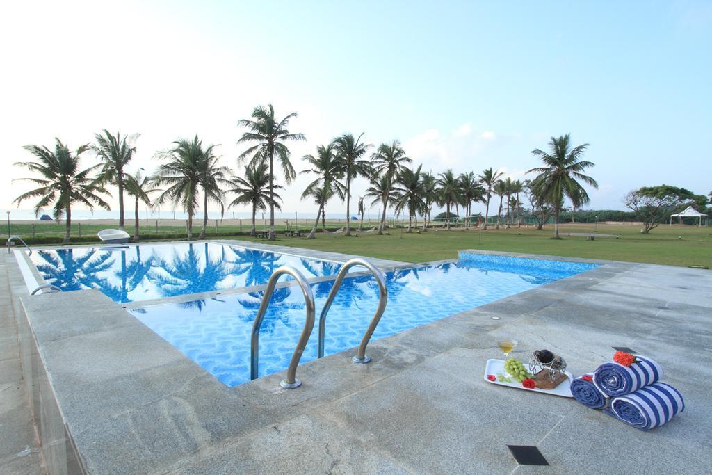 The Ashok Beach Resort Pondichéry Extérieur photo