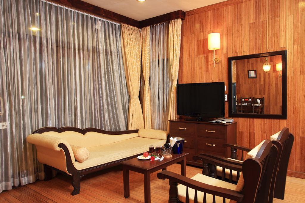 The Ashok Beach Resort Pondichéry Extérieur photo