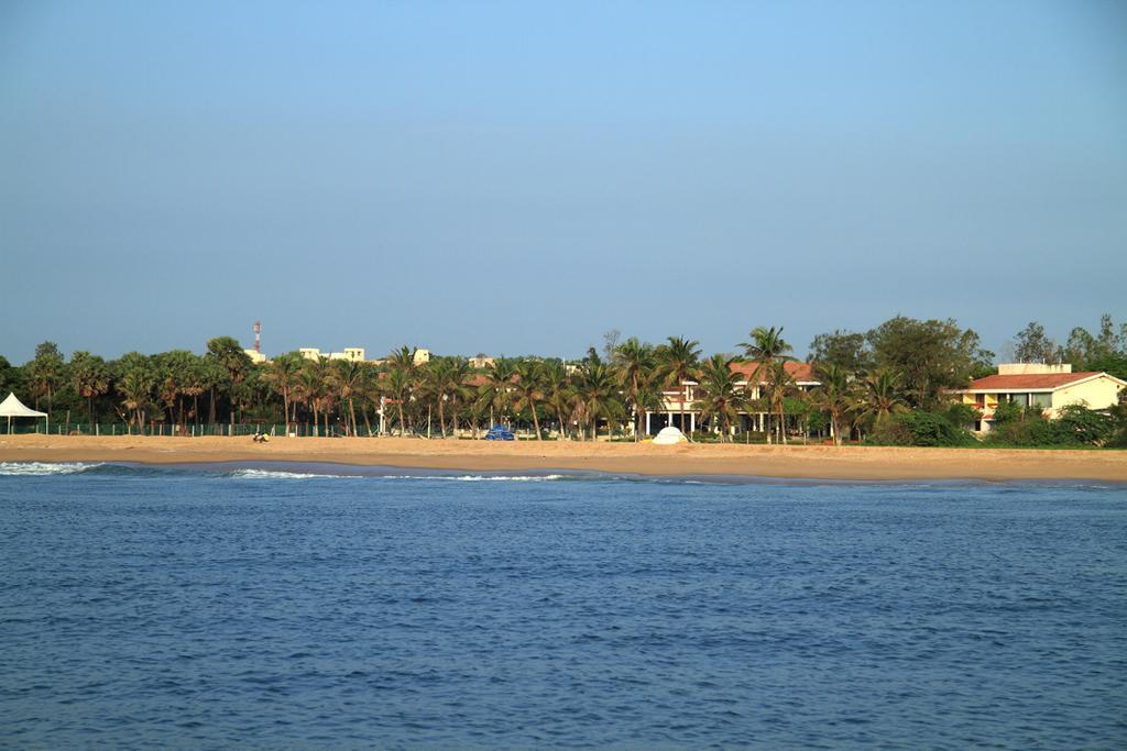The Ashok Beach Resort Pondichéry Extérieur photo