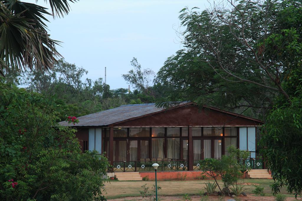 The Ashok Beach Resort Pondichéry Extérieur photo
