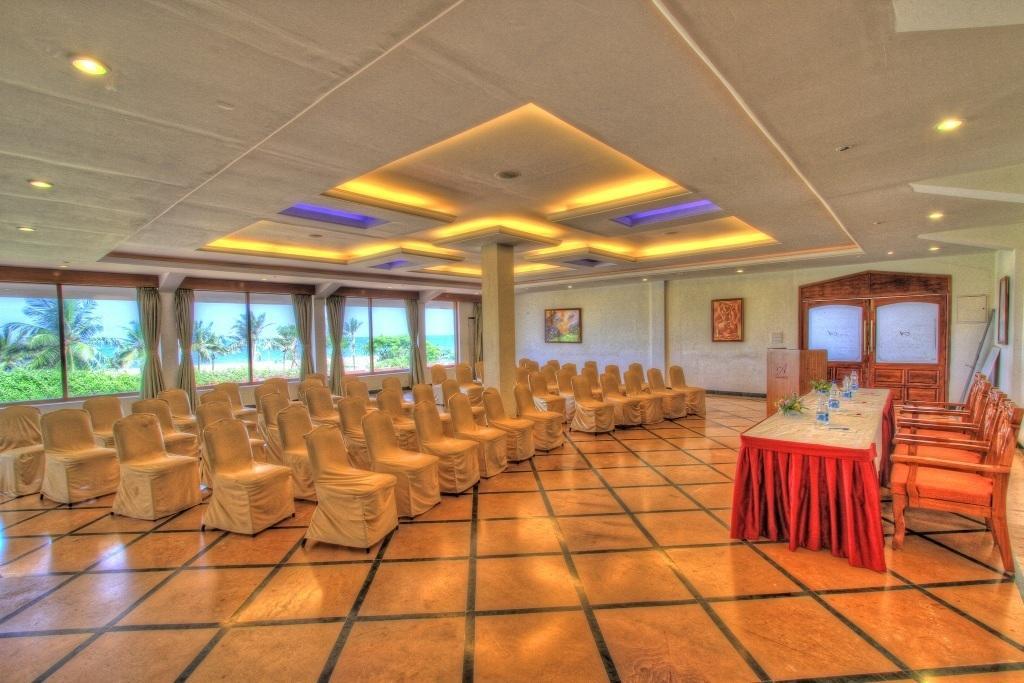 The Ashok Beach Resort Pondichéry Extérieur photo