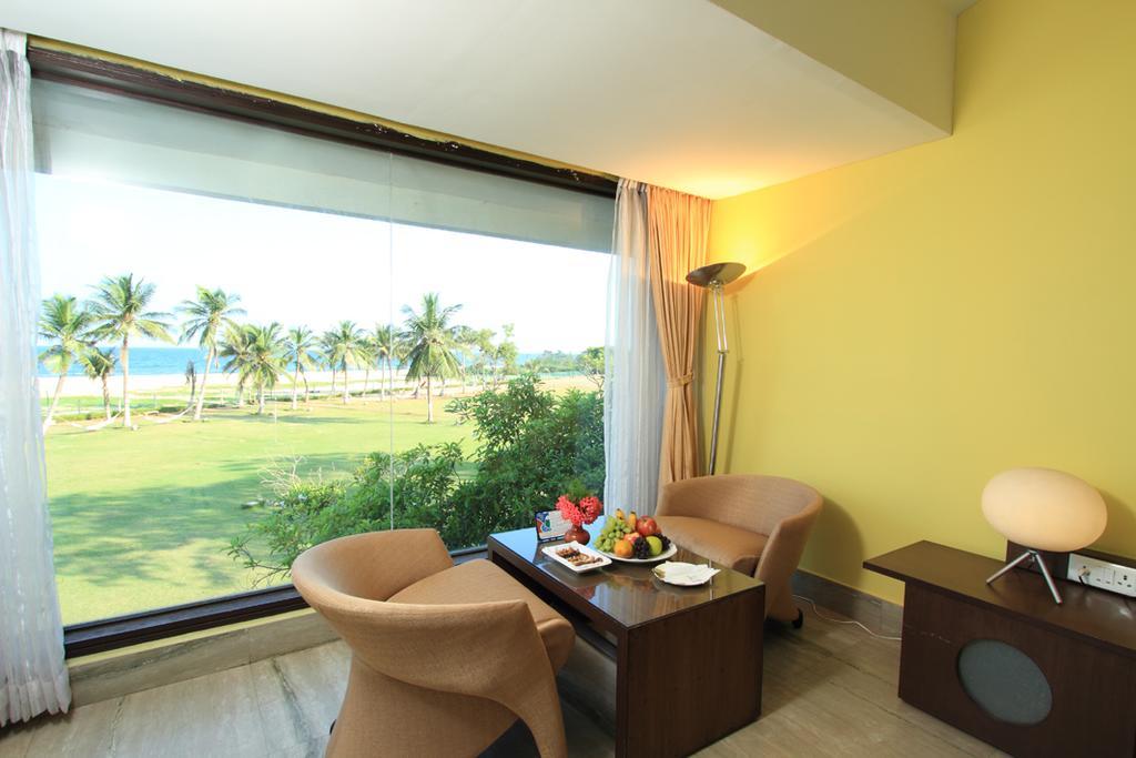 The Ashok Beach Resort Pondichéry Extérieur photo