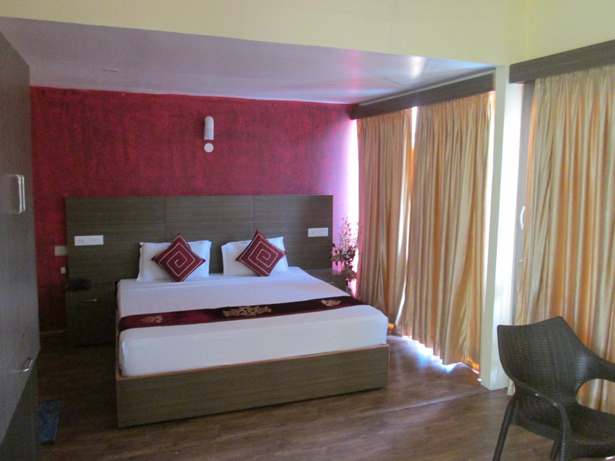 The Ashok Beach Resort Pondichéry Extérieur photo